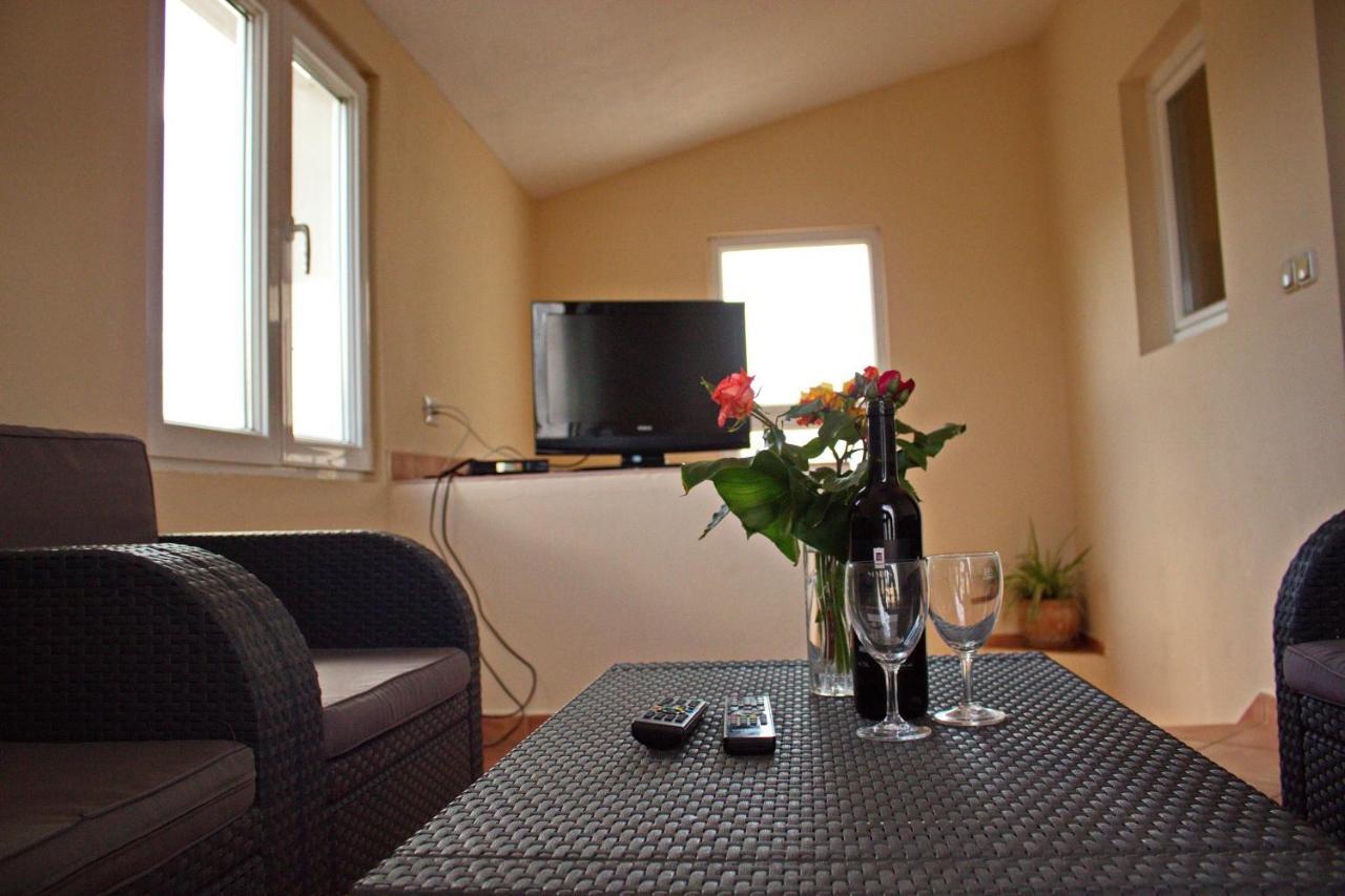 Apartments By The Sea Nin, Zadar - 12890 المظهر الخارجي الصورة